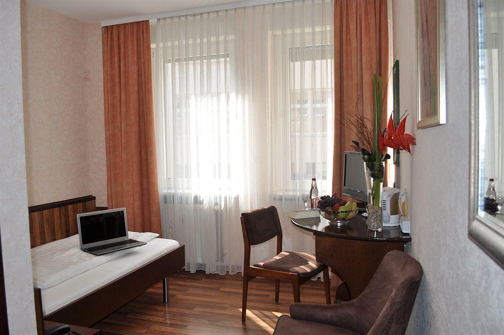 פרנקפורט Hotel Astoria מראה חיצוני תמונה