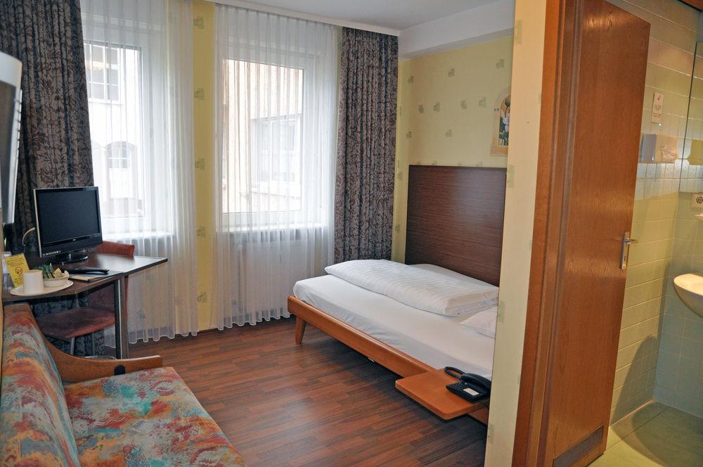 פרנקפורט Hotel Astoria מראה חיצוני תמונה