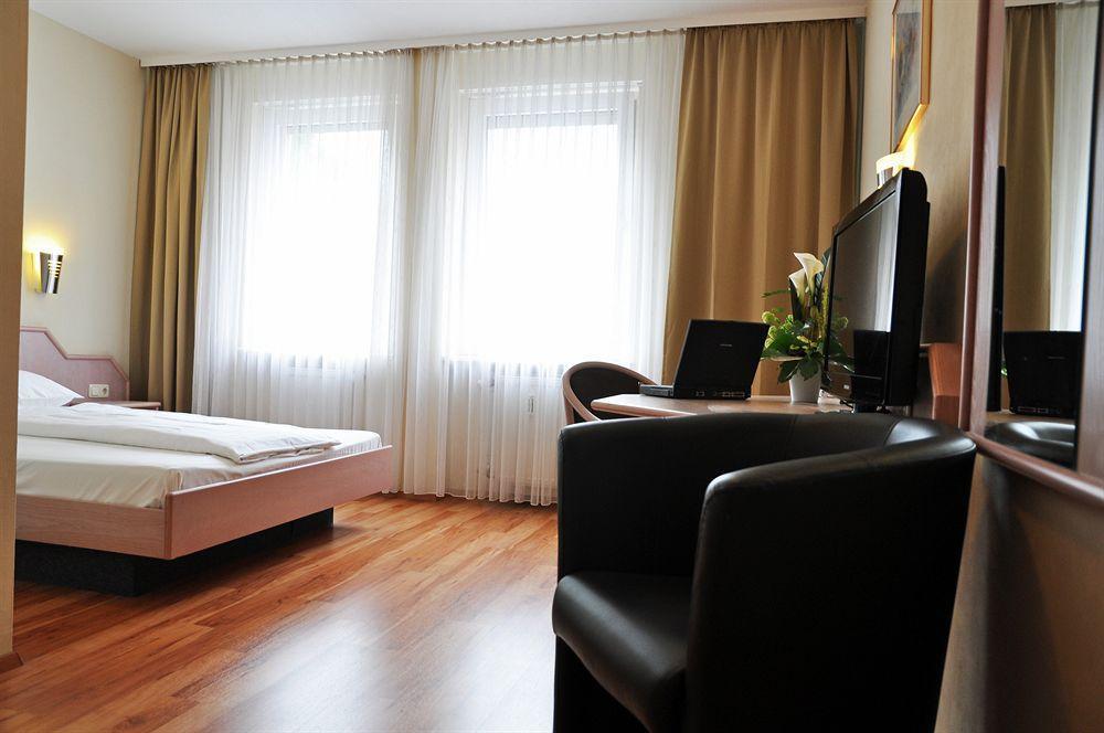 פרנקפורט Hotel Astoria מראה חיצוני תמונה